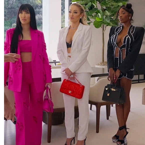 Area
Embellished wool rope mini skirt- NWT- size 8 - Picture 8 of 16